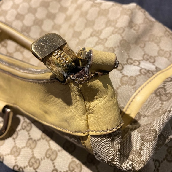 Gucci D-Ring Hobo Bag - Picture 6 of 16